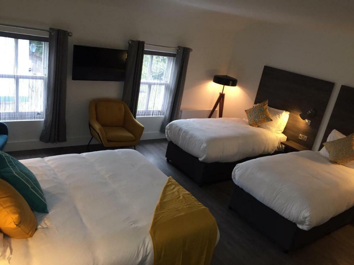 Base Hotel